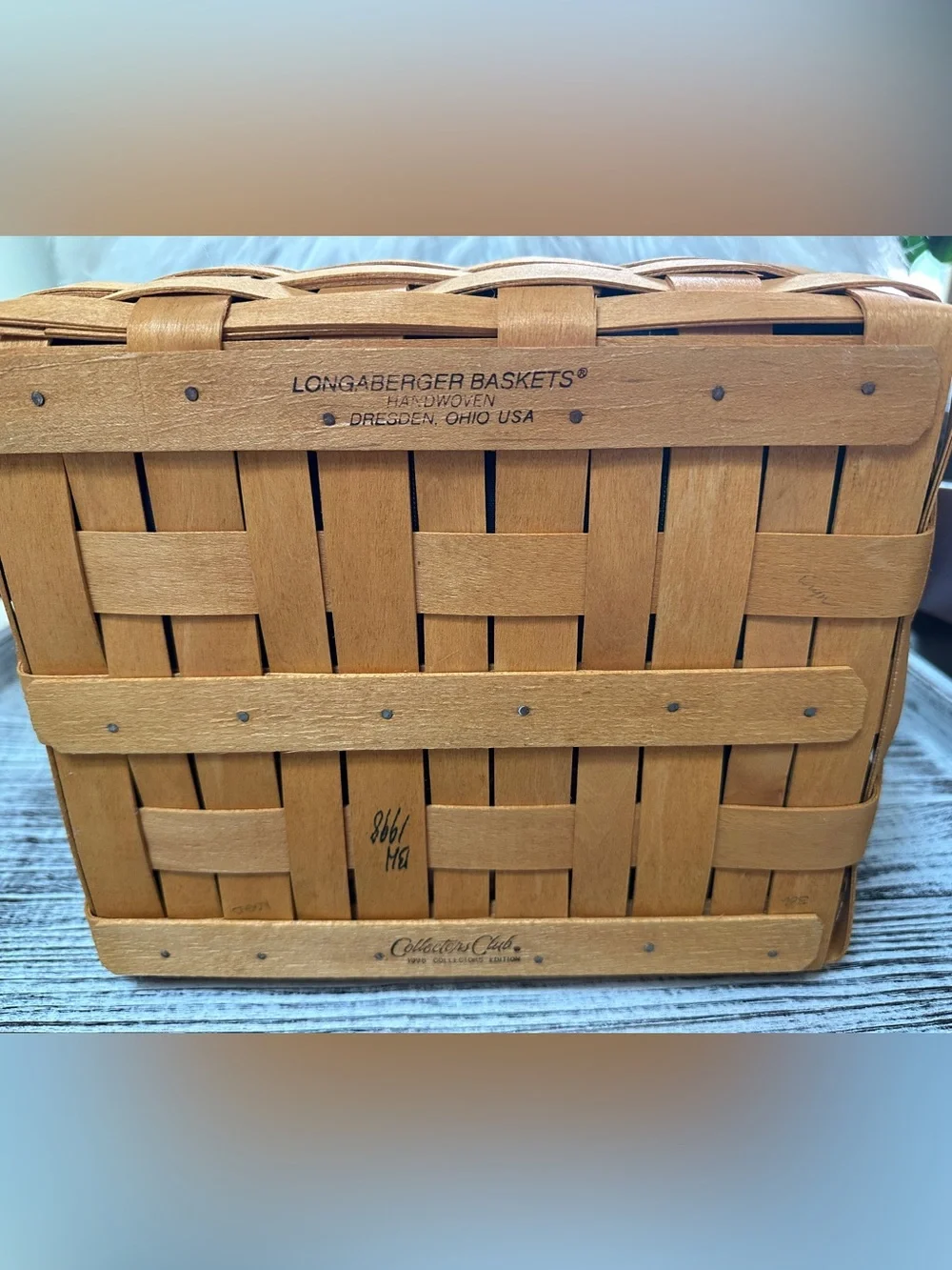 Longaberger Harbor Basket 1998 Collectors Edition w/ Wooden Lid - Original Box
